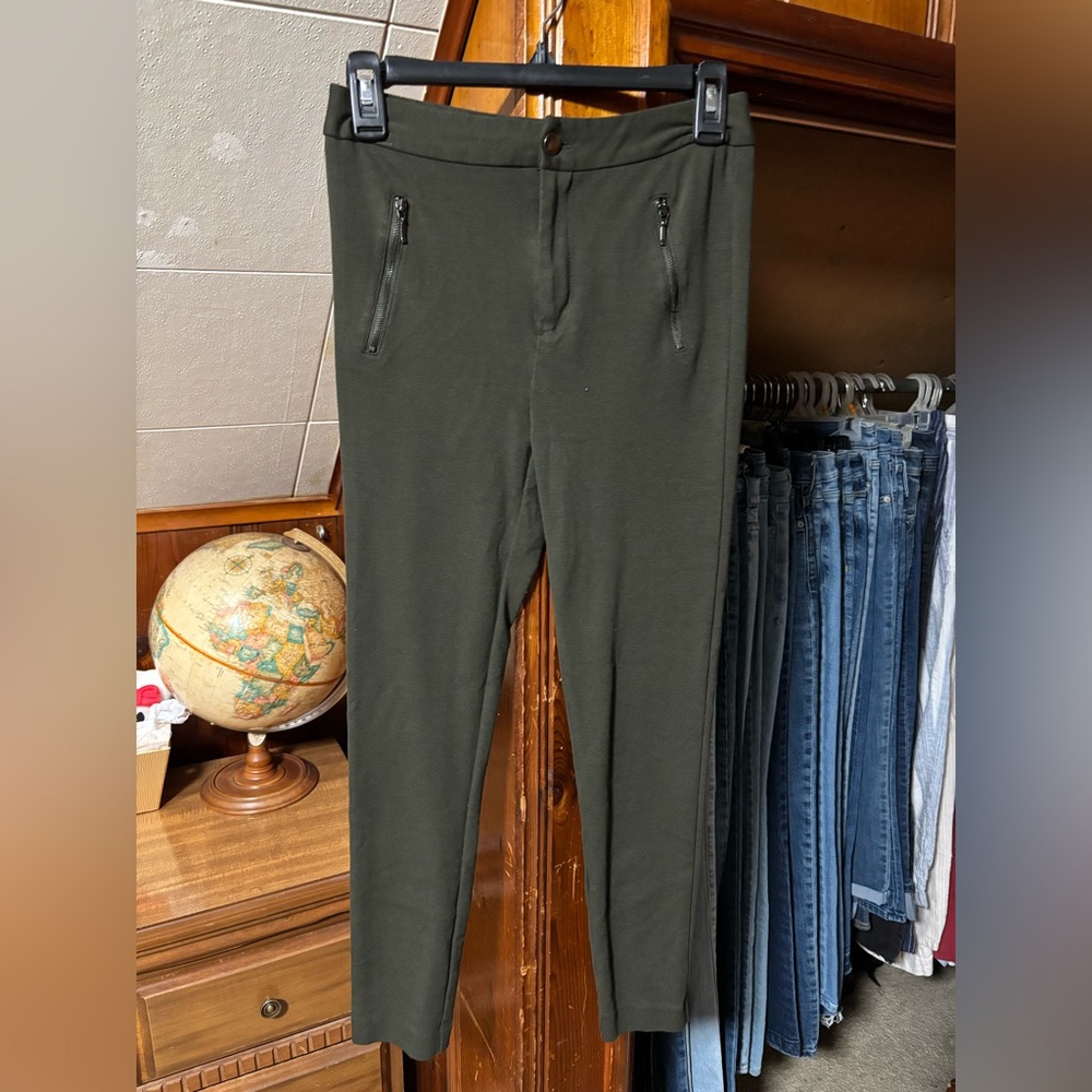 Woman’s Forever 21 Pants